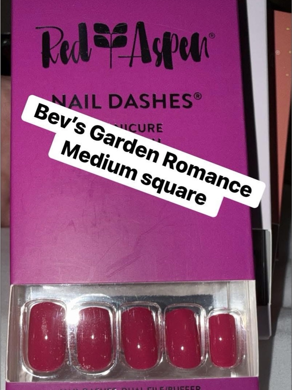 Red Aspen Press-On Nails - Picture 2 of 5